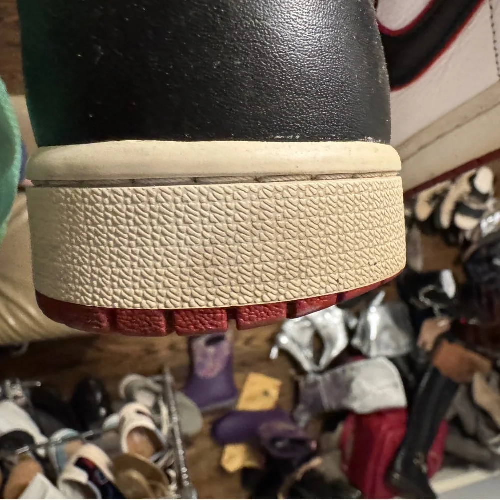 Jordan 1 Retro High OG Bloodline‎ Size 8 1/2 Basketball High Top